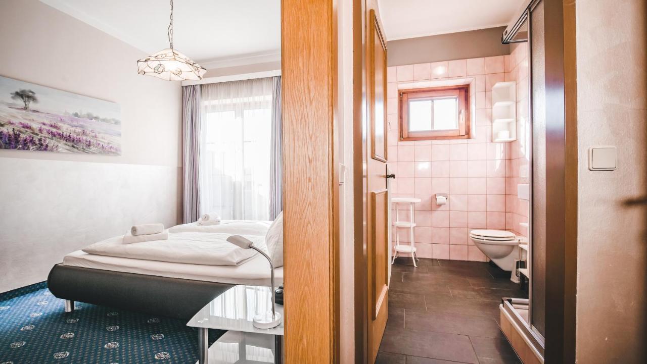 Hotel Karntnerhof Velden By S4Y フェルデン・アム・ヴェルターゼー エクステリア 写真