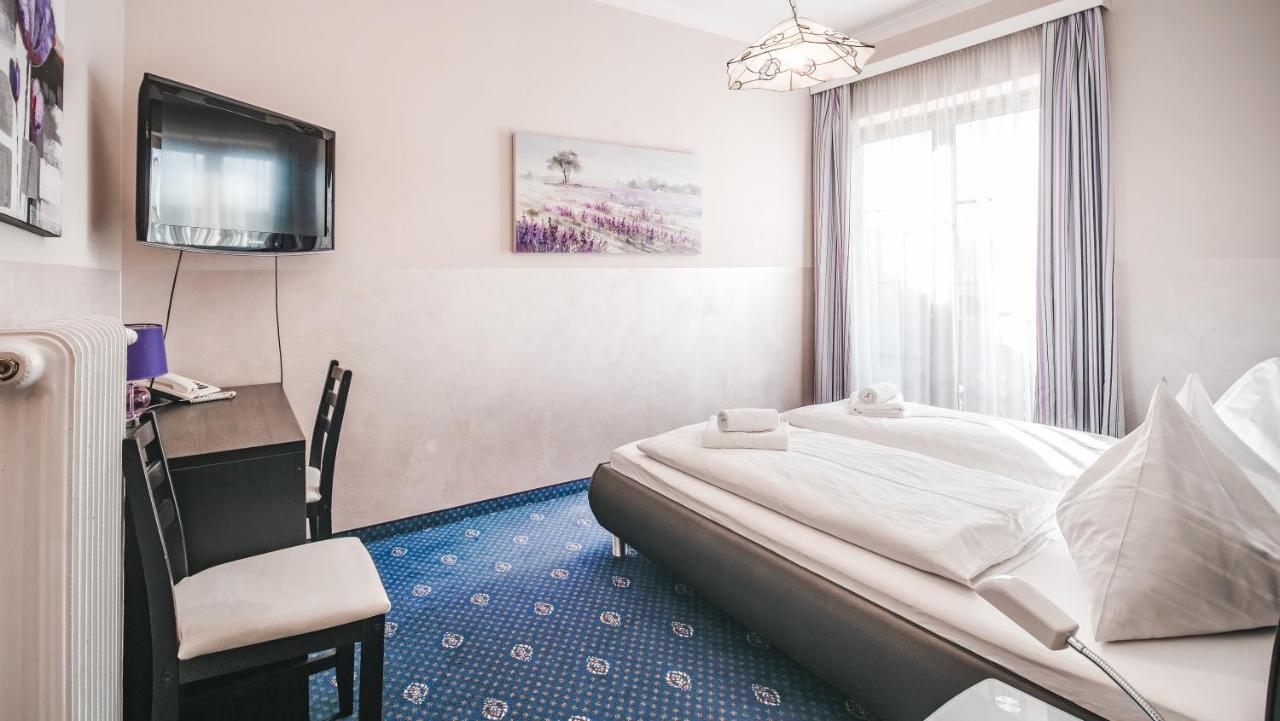 Hotel Karntnerhof Velden By S4Y フェルデン・アム・ヴェルターゼー エクステリア 写真