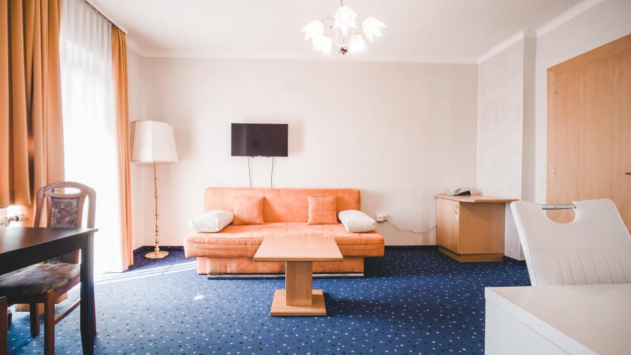 Hotel Karntnerhof Velden By S4Y フェルデン・アム・ヴェルターゼー エクステリア 写真