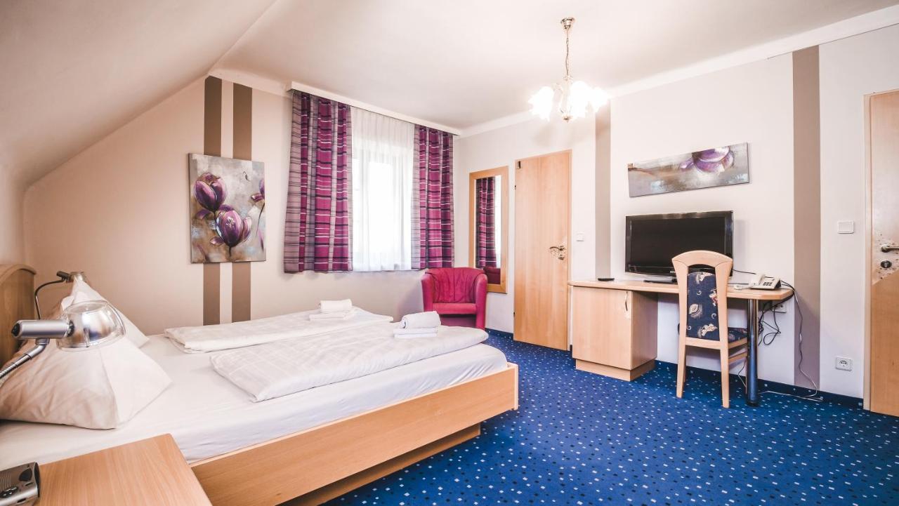 Hotel Karntnerhof Velden By S4Y フェルデン・アム・ヴェルターゼー エクステリア 写真
