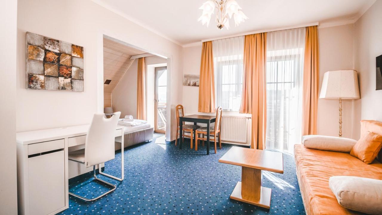 Hotel Karntnerhof Velden By S4Y フェルデン・アム・ヴェルターゼー エクステリア 写真